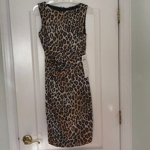 Leopard tasteful and form-fitting dress!